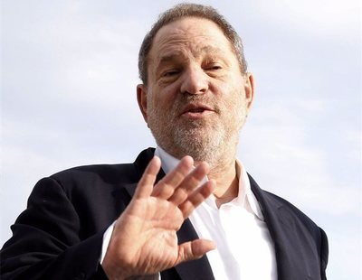 El todopoderoso Harvey Weinstein se entrega a la policía