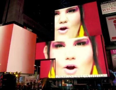 Netta (Eurovisión 2018), símbolo del gobierno israelí en un homenaje en Times Square