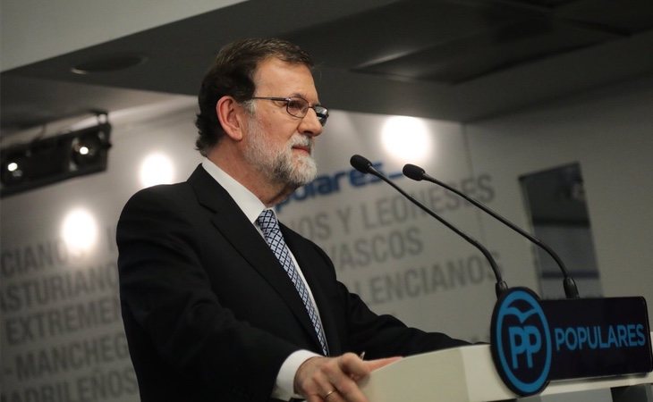 Soraya inició una ronda de contactos en plena dimisión de Rajoy