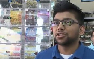 Un joven devuelve un billete de lotería premiado con 1 millón de dólares