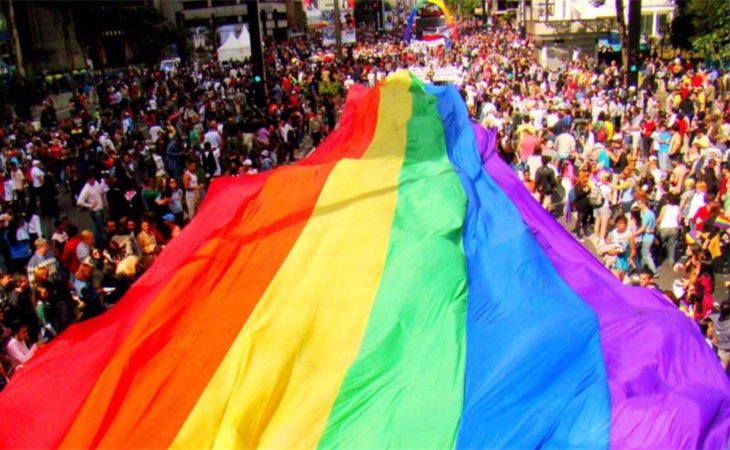 Las calles durante el orgullo son una auténtica fiesta