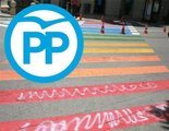 El PP se une a Falange para exigir que se retiren los pasos de peatones con la bandera LGTBI