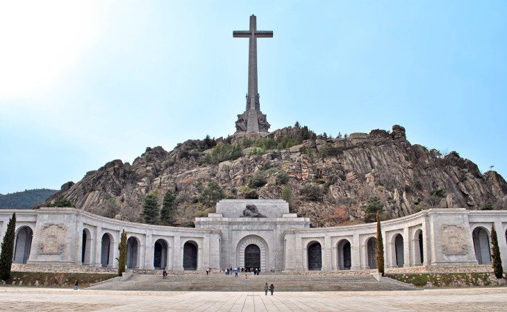 Los restos de Franco serían sacados del Valle de los Caídos