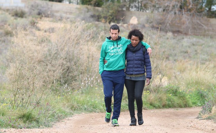 Ana Julia y Ángel durante la búsqueda de Gabriel