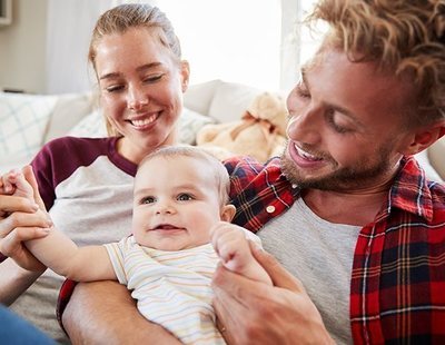 El Congreso aprueba los permisos de paternidad y maternidad iguales e intransferibles