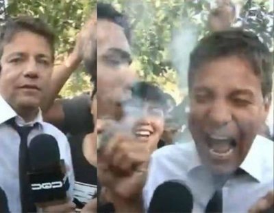 Un reportero cubre una marcha a favor de la marihuana y termina muy feliz en directo