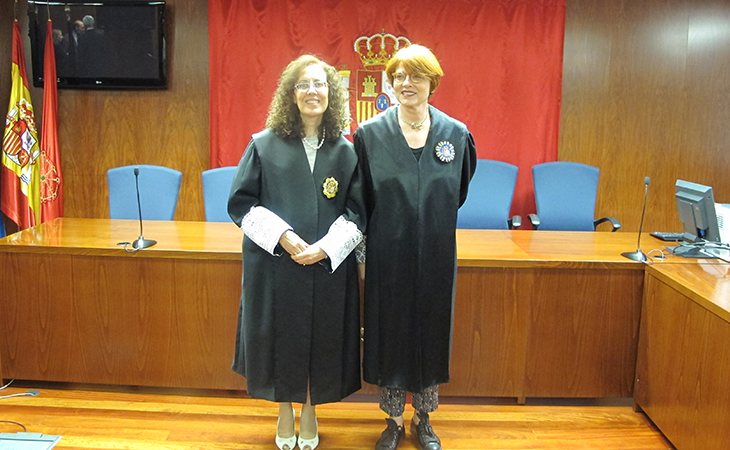 A la derecha la jueza Raquel Fernandino Nosti
