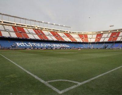 Atlético de Madrid: el Vicente Calderón entrega sus históricos asientos a sus aficionados