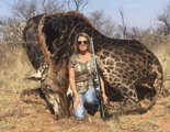 Una estadounidense mata a una jirafa en Sudáfrica y presume de ello en Facebook