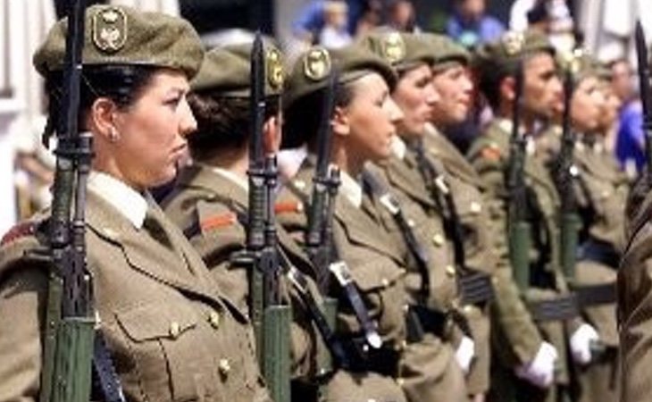 La normativa del ministerio ampara a esta madre militar aunque se le niegue su solicitud