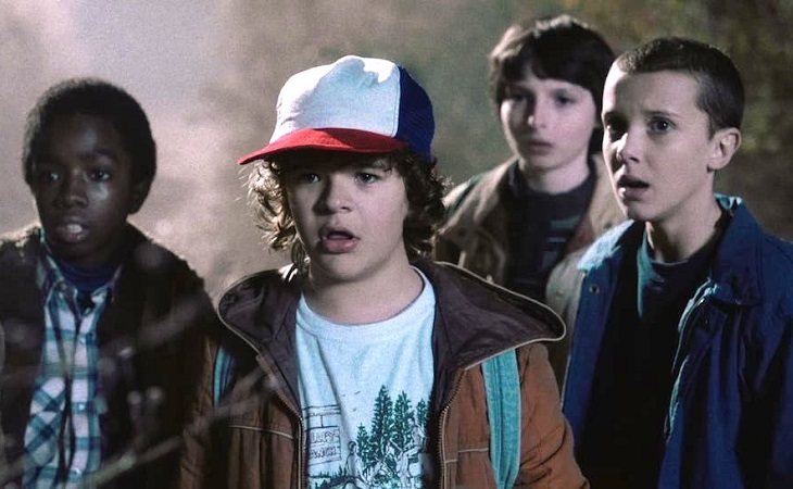 Eleven junto a Mike, Dustin y Lucas en 'Stranger Things'