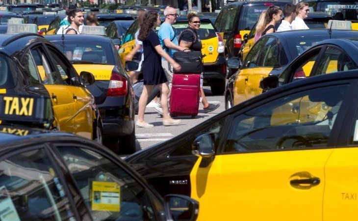 El sector del taxi no ha sabido adaptarse al modelo de las multinacionales Uber y Cabify