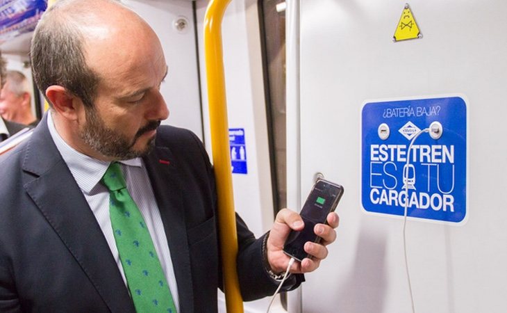 El exconsejero de Transportes de la Comunidad Pedro Rollán, presentó la instalación de 2.200 cargadores de estas características en el Metro de Madrid