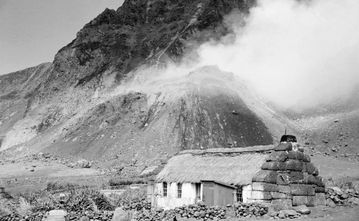 La isla tuvo que ser evacuada en 1961 y el pueblo fue prácticamente reconstruido