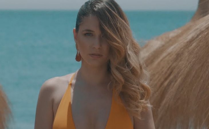 Mireya en el videoclip de 'Corazón  vendío'