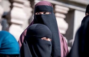 Dinamarca interpone la primera multa contra una mujer por llevar velo integral en público
