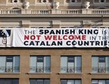 Despliegan una pancarta contra el rey a pocas horas del homenaje a las víctimas del 17A
