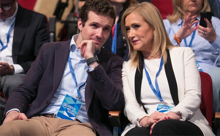 Casado y Cifuentes podrían haber obtenido sus másteres de forma irregular