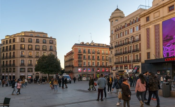 El modelo urbanístico de Gallardón redujo al máximo el mobiliario urbano en las plazas del centro de la capital