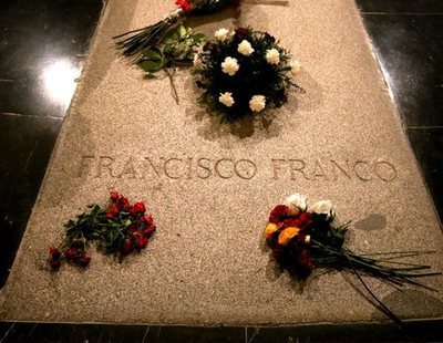 Carrero Blanco, dictadores extranjeros... el cementerio en el que se enterrará a Franco