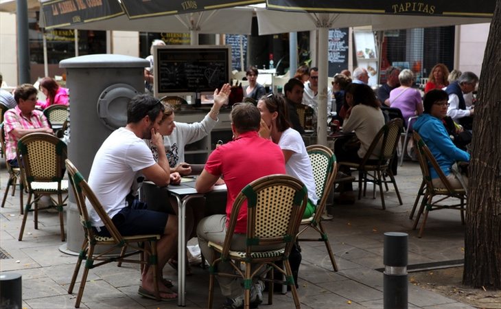 Mantener el horario de verano tendría efectos positivos el sector servicios