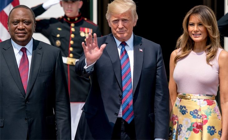 Melania Trump y Donald Trump junto con el presidente de Kenia, Uhuru Kenyatta en su visita hace unos días a Estados Unidos