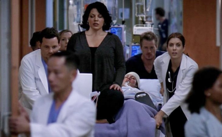 Callie Torres es operada de urgencia tras sufrir un accidente estando embarazada en un capítulo musical de 'Anatomía de Grey'