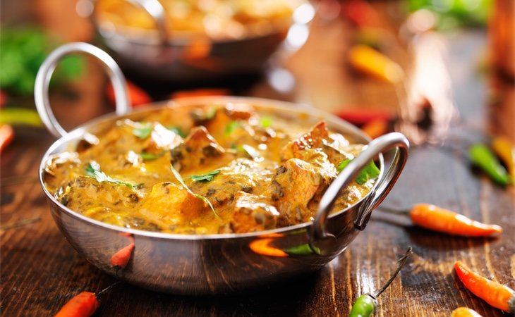Paneer, plato con curry a base de patatas