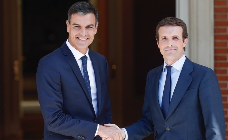 Pedro Sánchez y Pablo Casado en una reunión en La Moncloa