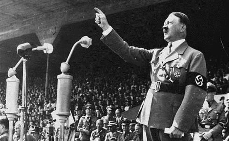 Adolf Hitler  durante un discurso en Berlín