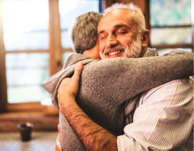 Abrazar es la manera más eficaz de consolar a alguien, según un estudio