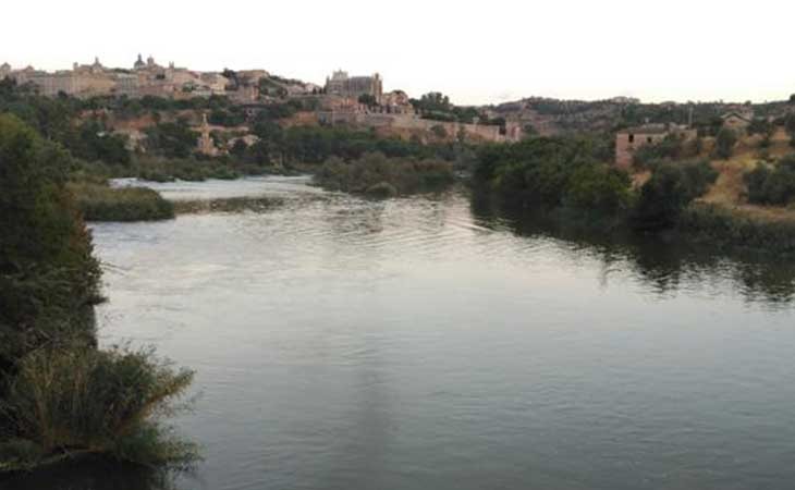 Río Tajo a su paso por Toledo