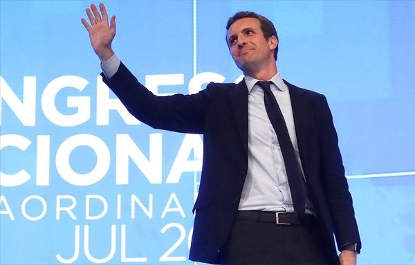 La llegada de Casado y la recuperación económica vuelven a centrar la ideología en el centro del campo de batalla