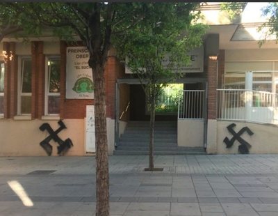 La Generalitat exige que se retire un lazo amarillo de una guardería pública en Esplugues