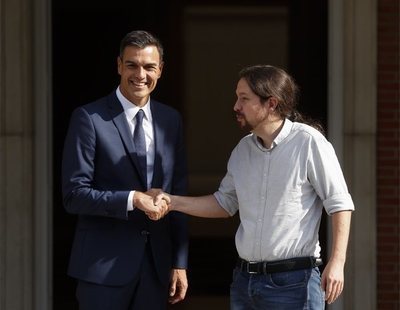 El Gobierno de Pedro Sánchez y Podemos pactan aumentar el salario mínimo a 900 euros