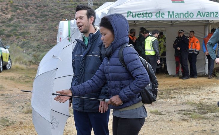 Ana Julia 'ayudando' en las labores de búqueda iniciales del pequeño