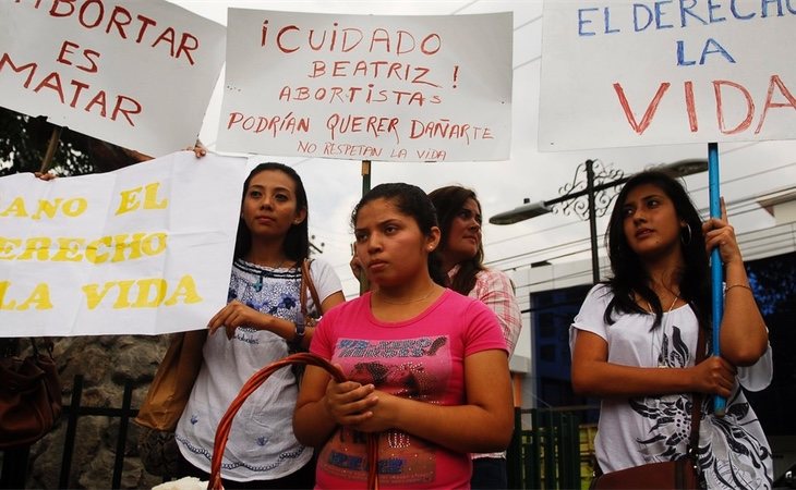 Mujeres salvadoreñas a favor de la penalización del aborto