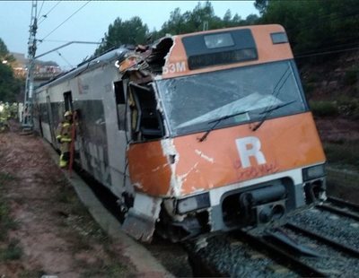 Un muerto y más de 40 heridos al descarrilar un tren en Barcelona