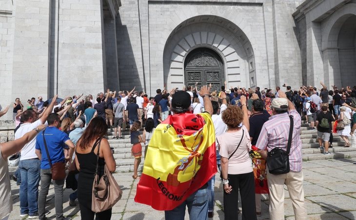 La Fundación Francisco Franco se manifestó en el Valle para venerar al dictador como salvador