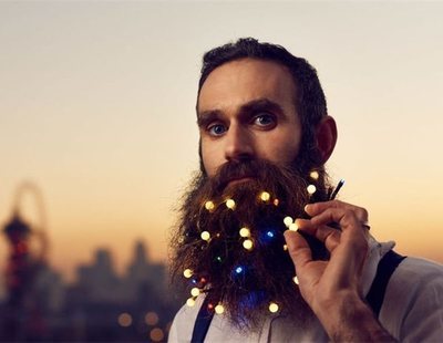 Llenarse la barba de luces de Navidad: la nueva moda 'hipster' que está causando furor