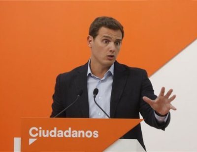 Ciudadanos anuncia su acto principal en Córdoba... con imágenes de una catedral argentina