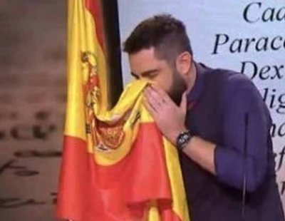Dani Mateo se niega a declarar ante el juez por sonarse la nariz con la bandera de España