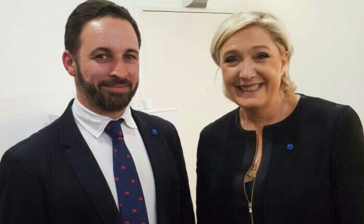 Marine le Pen: 'Felicito a nuestros amigos de VOX, que está noche obtendrán un resultado espectacular para un movimiento joven y dinámico'