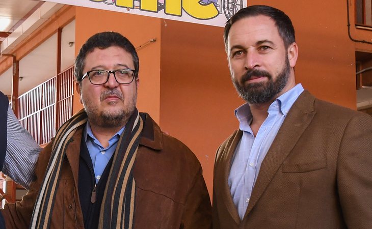 Francisco Serrano, candidato de VOX en Andalucía, junto a Santiago Abascal, líderl del partido