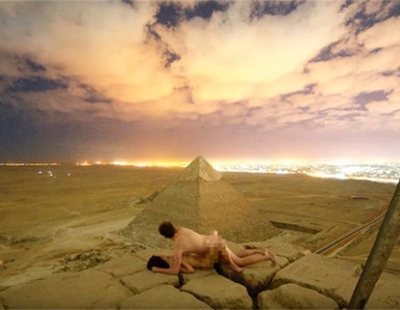 Enfado en Egipto por dos jóvenes que escalaron la Pirámide de Giza para tener sexo