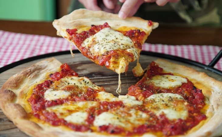 La pizza encabeza la lista de alimentos adictivos