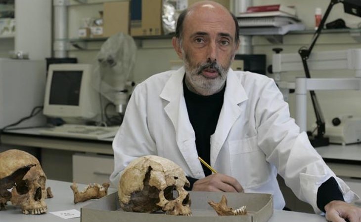 Francisco Etxeberría ha recuperado casi 8.000 esqueletos desde el año 2.000 | Jesús Uriarte