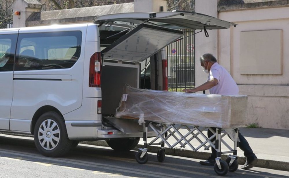 Se multiplican las muertes por coronavirus en Francia y Reino Unido