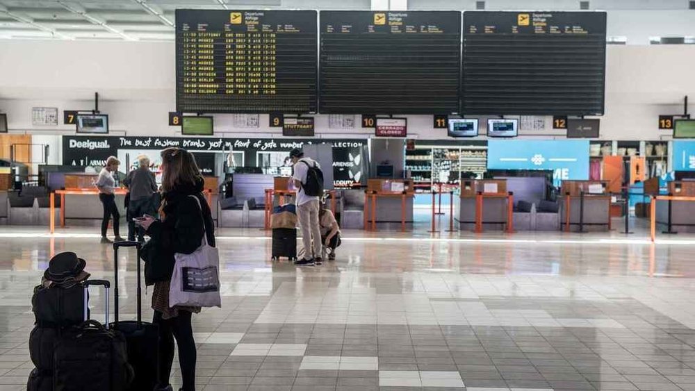 El positivo ha sido comunicado en pleno vuelo y ha obligado a poner en cuarentena a los pasajeros que realizaron el viaje junto al pasajero infectado