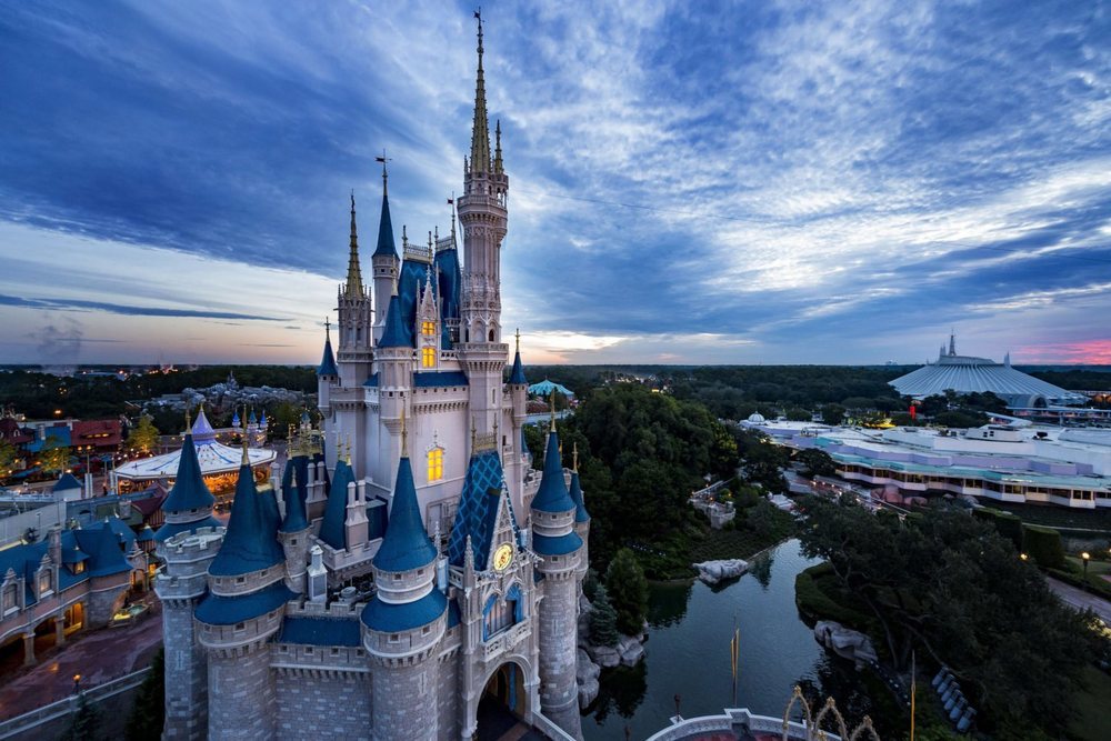 Los parques de Disney World retrasarán su apertura en California